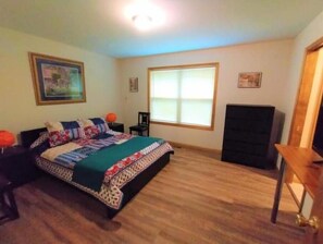 3 bedrooms, travel crib, free WiFi, bed sheets