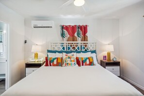 Condo, 1 King Bed with Sofa bed (Salt Water Suites 08 - Beach Vibes 1B)