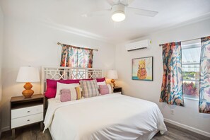 คอนโด, เตียงคิงไซส์ 1 เตียง และโซฟาเบด (Salt Water Suites 10 - Butterfly 1BR ) | 1 ห้องนอน