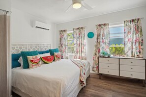 Condo, 1 King Bed (Salt Water Suites 04 - Watermelon Stu) | 1 bedroom - Salt Water Suites 04 - Watermelon Studio (North Redington Beach)
