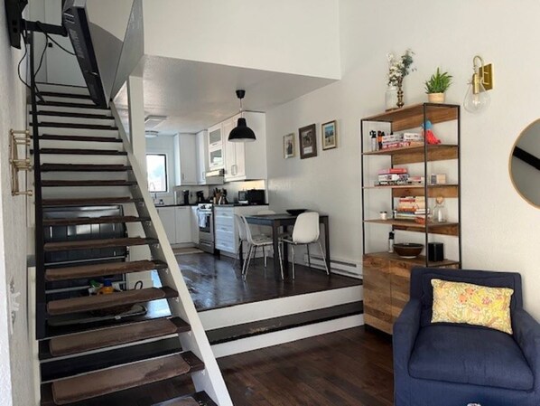 Smart TV - Grateful Home with King Bed
 (Bozeman)