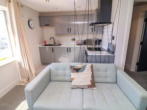 Cottage | Living area - Apt 8 @ Hunter's Quay (Bridlington)