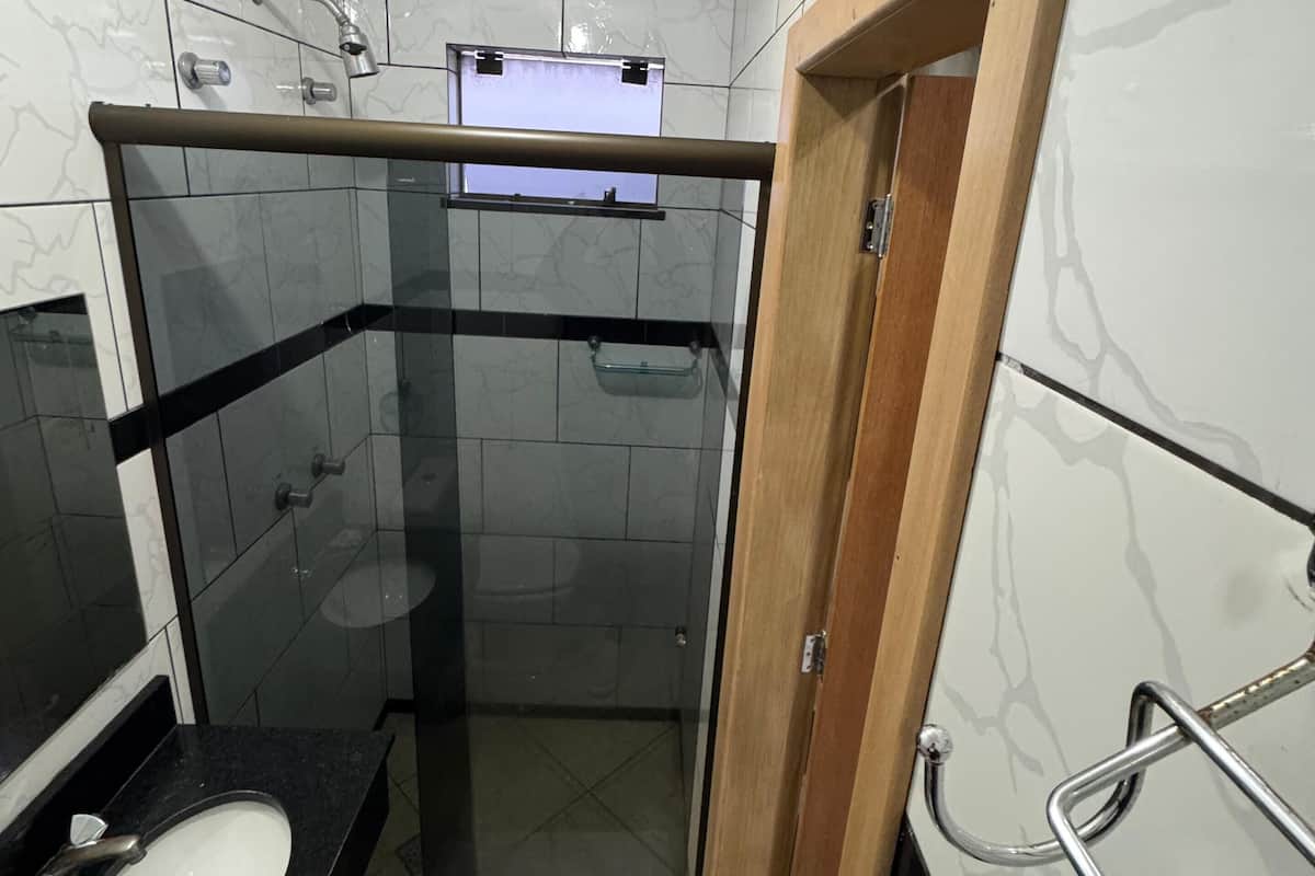 Quarto solteiro | Banheiro