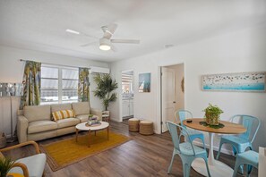 Lejlighed - flere senge (Salt Water Suites 4BR) | Spiseområde