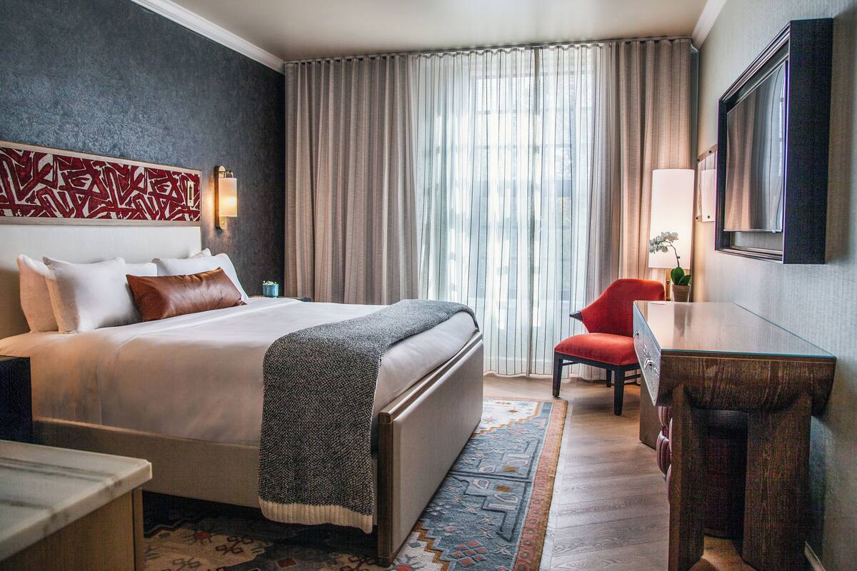 Superior-Zimmer, 1 King-Bett (ADA)