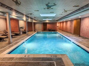 Kapalı yüzme havuzu 