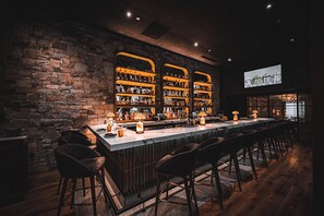 Bar (on property) - Delamar Westport (Westport)