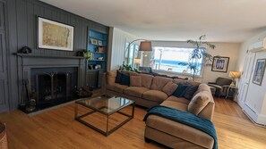 Smart-TV og musikkbibliotek