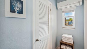 Apartment, 1 King Bed (Upham Beach Inn - #1 Studio) | Interior - Upham Beach Inn - #1 Studio (St. Pete Beach)