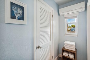Apartment, 1 King Bed (Upham Beach Inn - #1 Studio) | Interior - Upham Beach Inn - #1 Studio (St. Pete Beach)