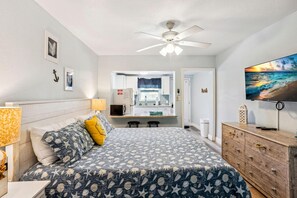 Apartment, 1 King Bed (Upham Beach Inn - #4 Studio) | WiFi