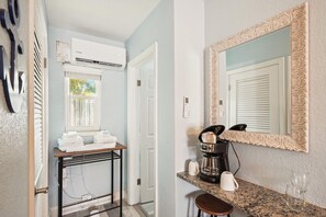 Lägenhet - 1 kingsize-säng (Upham Beach Inn - #5 Studio) | Interiör