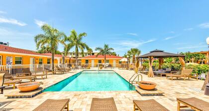 Upham Beach Inn - #12 1BR Suite