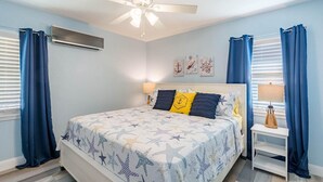 Appartamento, letti multipli (Upham Beach Inn #9 and #10 2BR Suite) | 2 camere, Wi-Fi