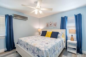 อพาร์ทเมนท์, หลายเตียง (Upham Beach Inn #9 and #10 2BR Suite) | 2 ห้องนอน, Wi-Fi