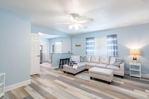 Upham Beach Inn - Entire Property