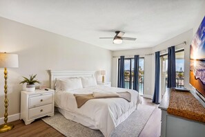 Condo, Multiple Beds (Land's End 4-404 Bay Front - Premier) | 2 bedrooms, WiFi - Land's End 4-404 Bay Front - Premier (Treasure Island)