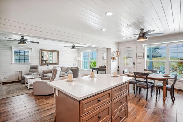 Interior - Sandy Dunes (Redington Shores)