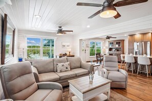 Living area - Sandy Dunes (Redington Shores)