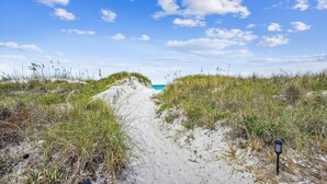 Casa, várias camas (Sandy Dunes) | Praia | Na praia 