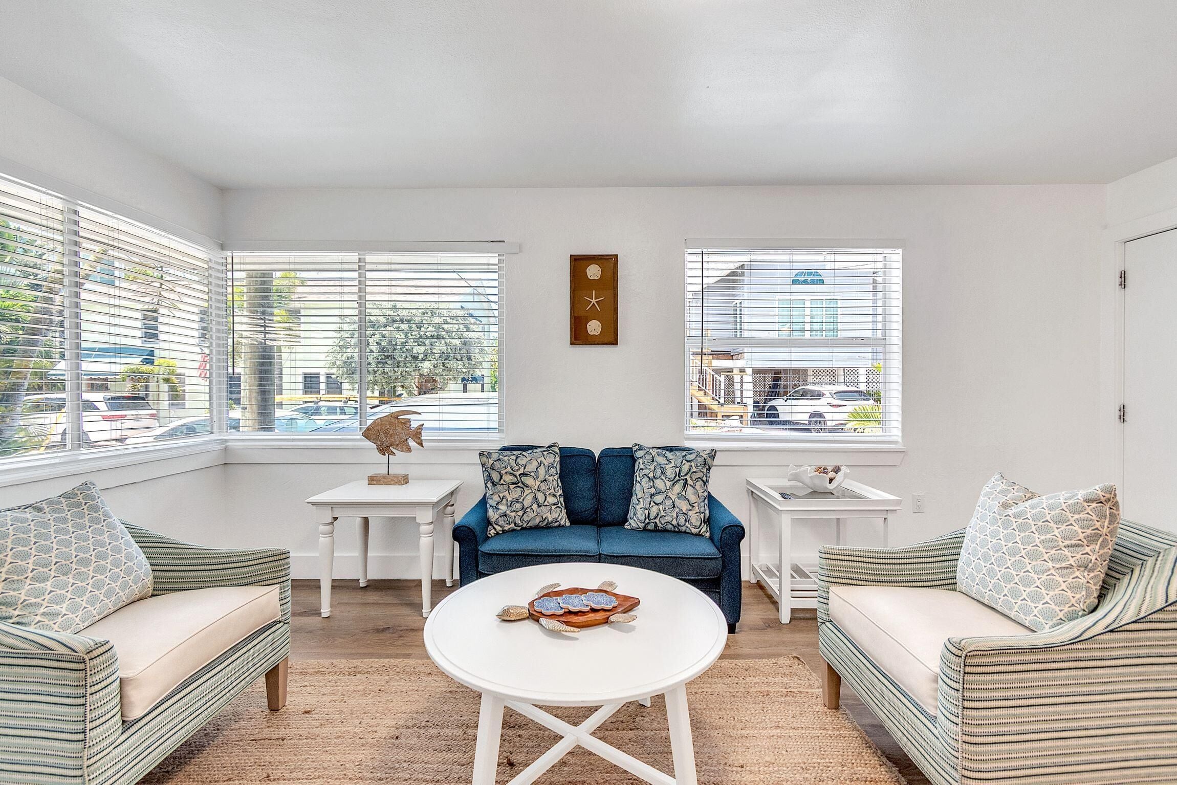 Apartment (Beach Livin 2 - 1 Bedroom Downstairs) | Wohnbereich | Fernseher