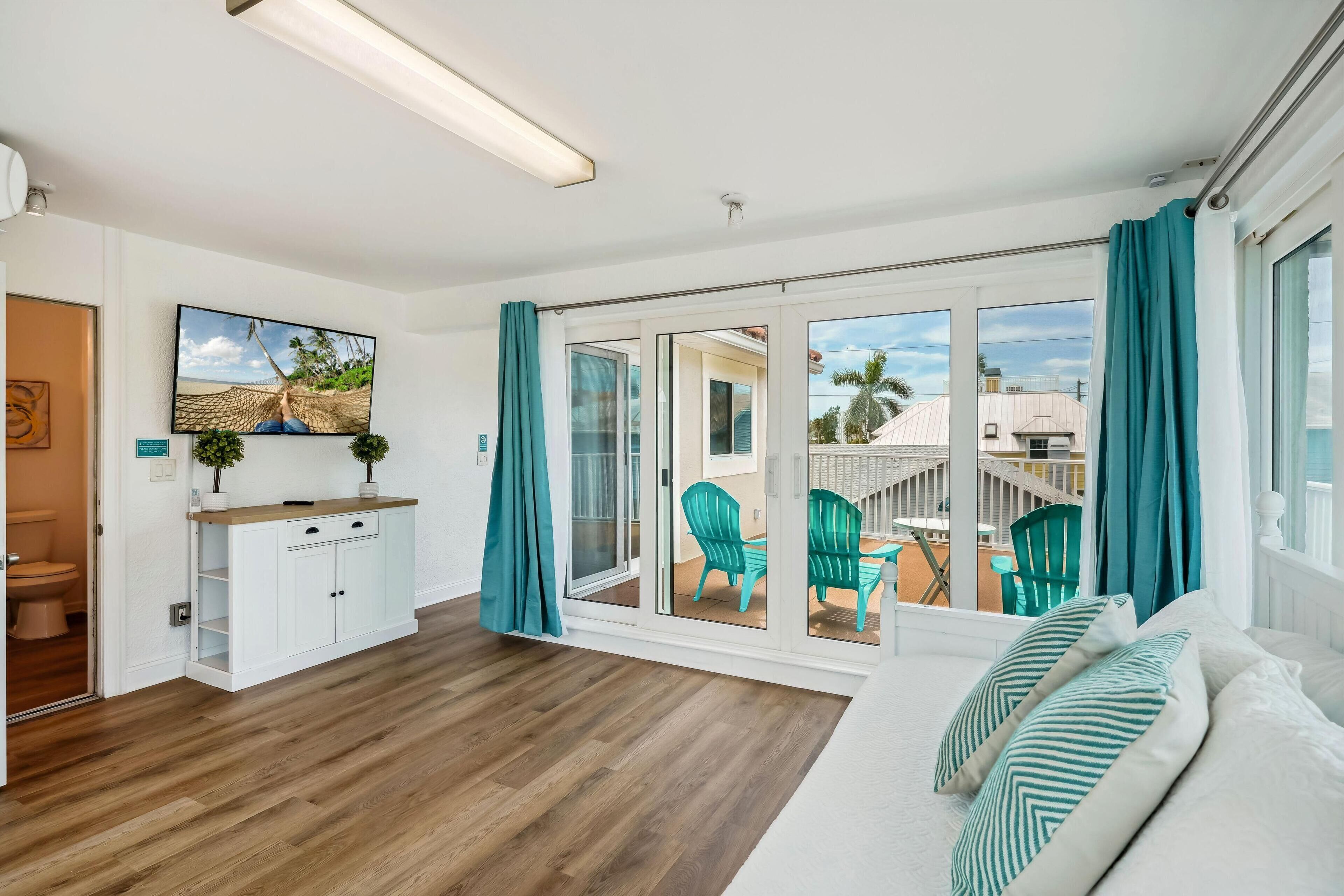 Condo, Multiple Beds (Beach Livin 3 - 3 Bedroom Upstairs) | Living area | TV