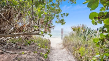 House, Multiple Beds (Beach Livin - All) | Property grounds