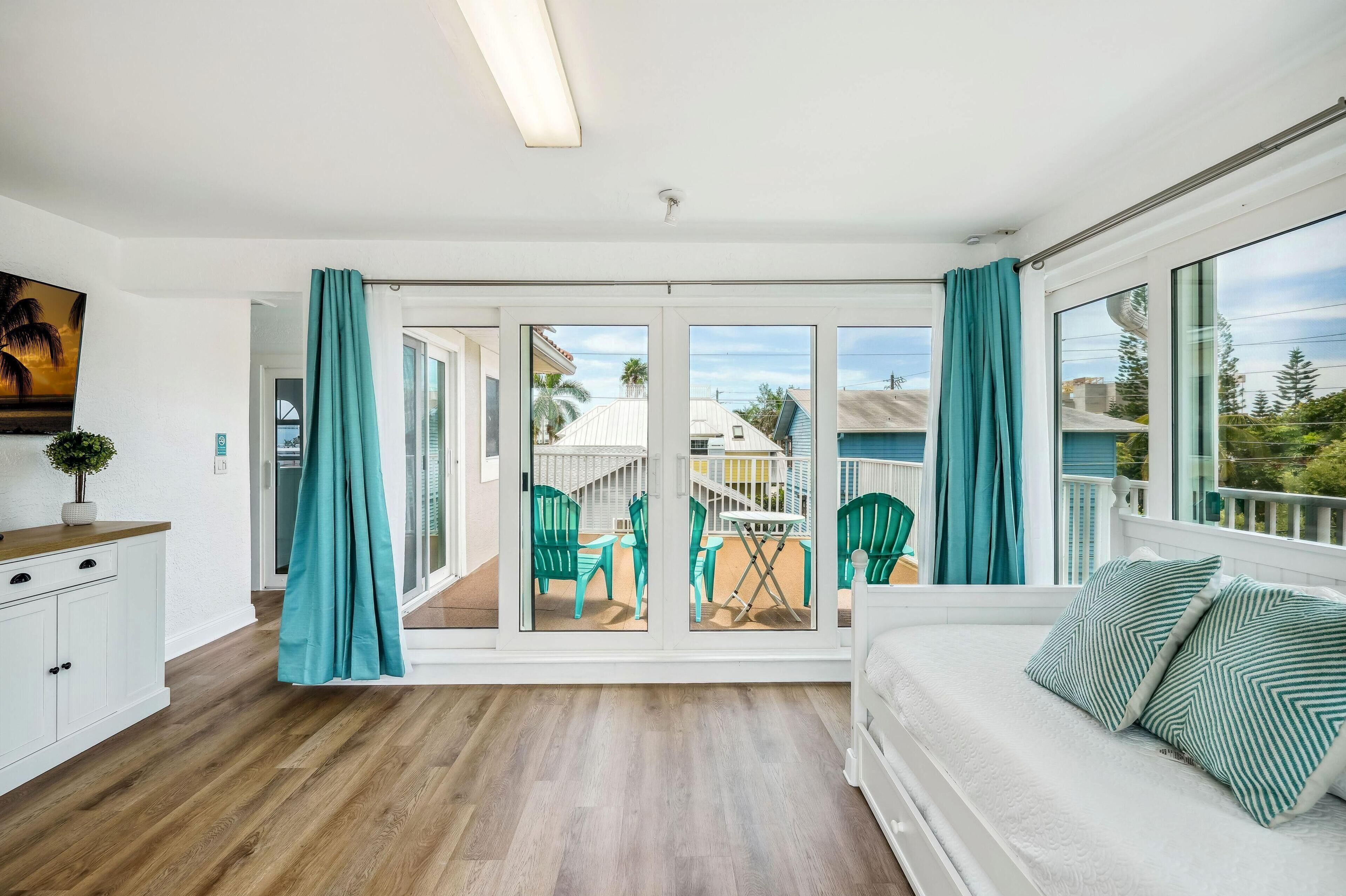 House, Multiple Beds (Beach Livin - All) | 5 bedrooms, WiFi