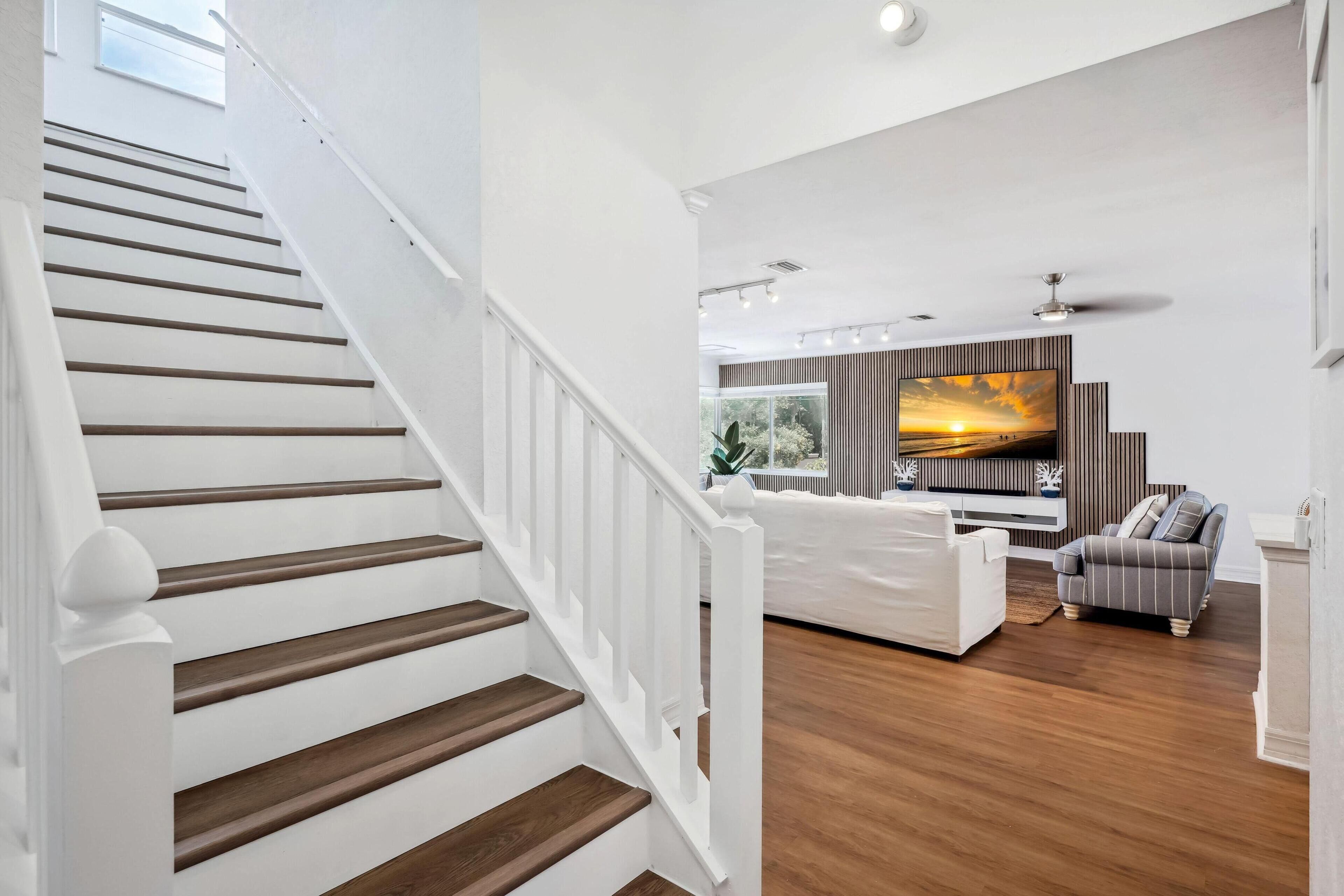 House, Multiple Beds (Beach Livin - All) | Interior