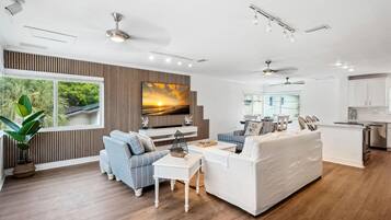 House, Multiple Beds (Beach Livin - All) | Living area | TV