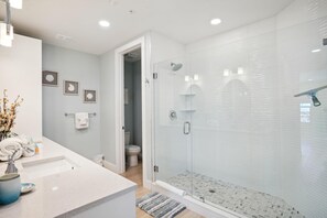 Lejlighed - flere senge (The Harbor Condo 503 - Premier) | Badeværelse | Sæbe, Toiletpapir