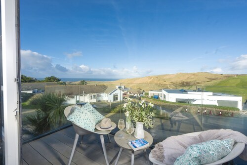 Lovely Sea and Beach view - Free parking - Wi-Fi