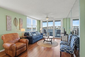 Condo, Multiple Beds (Bahia Del Mar 9-317) | Living area