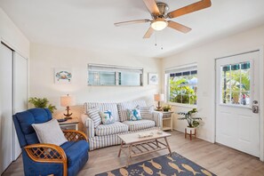 Living area - Beach Quarters #2 (Gulfport)