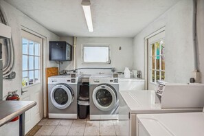 Bloc d'apartaments, 1 llit de matrimoni gran i sofà llit (Beach Quarters #5) | Interior