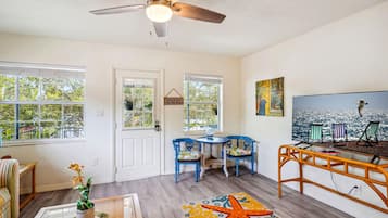 Condo, 1 King Bed with Sofa bed (Beach Quarters #8) | Interior