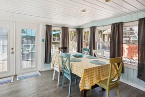 Maison, plusieurs lits (Beach Life 2) | Restauration