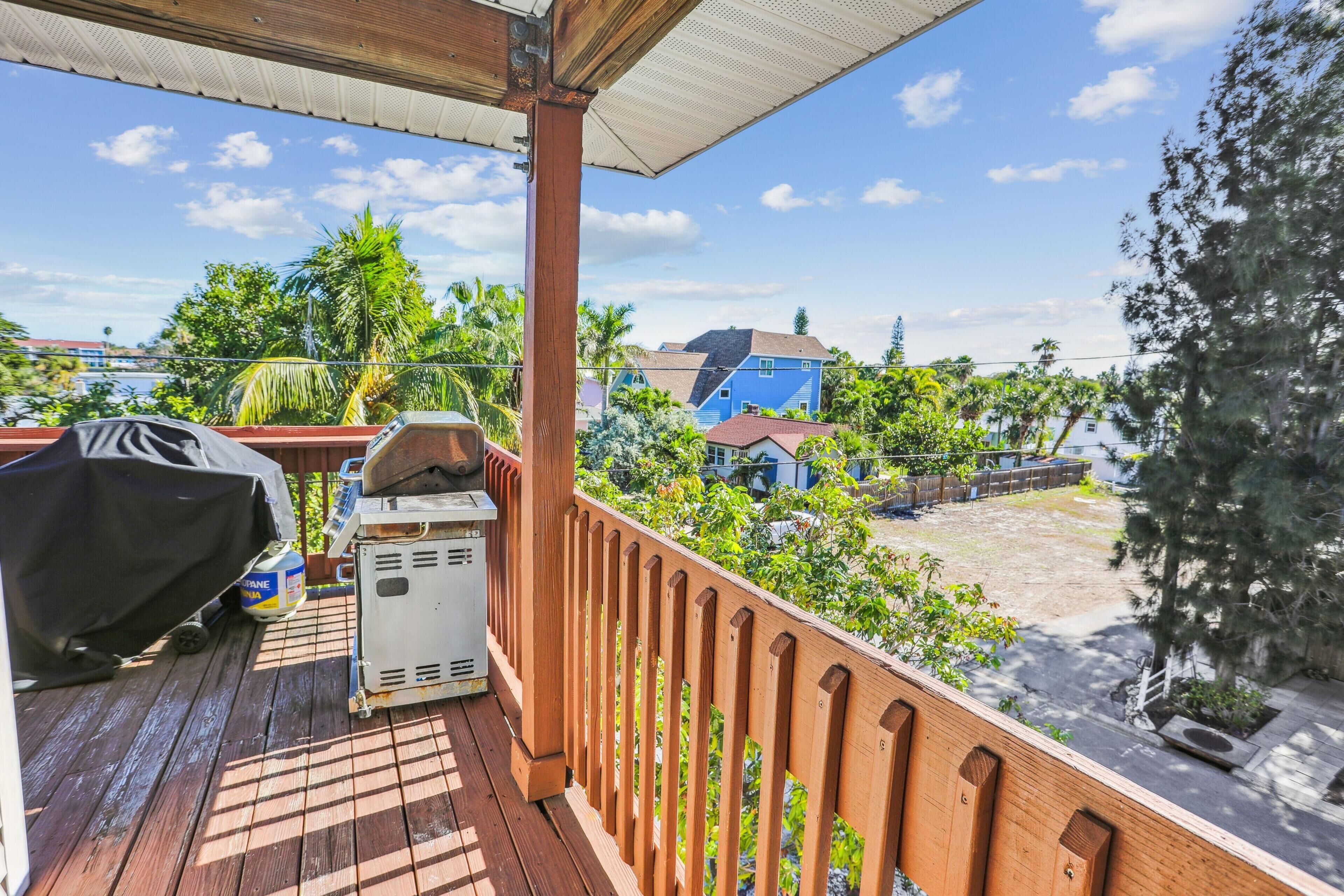 House, Multiple Beds (Beach Life 5) | Property grounds