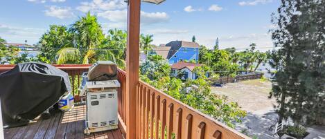 House, Multiple Beds (Beach Life 5) | Property grounds