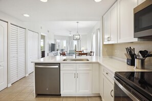 Apartment, Mehrere Betten (Sunset Vistas 401N) | Eigene Küche