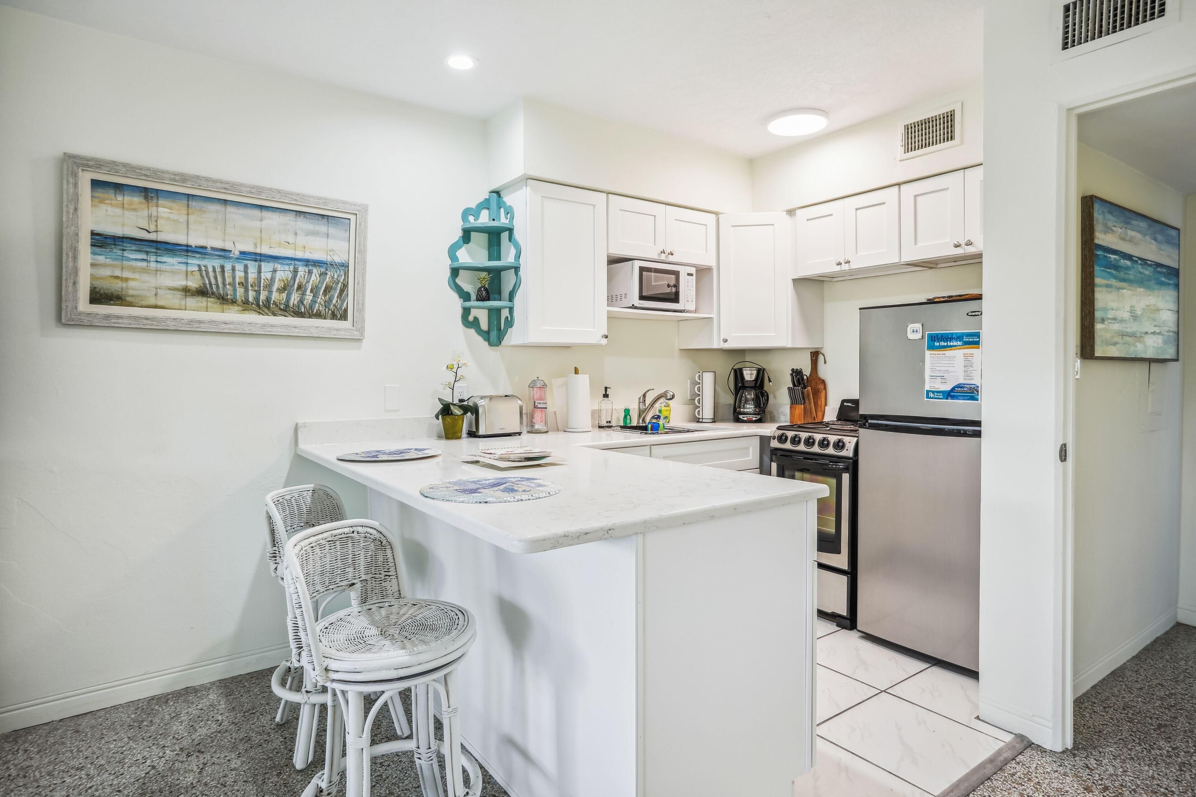 Condo, 1 King Bed with Sofa bed (Beach Quarters #6) | Private kitchen | Oven, toaster