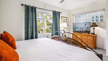 Condo, 1 King Bed with Sofa bed (Beach Quarters #6) | 1 bedroom, WiFi