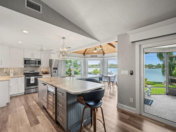 Fridge, microwave, oven, stovetop - Waterfront home close to Downtown St Pete w/ boat dock, firepit
(St. Petersburg)