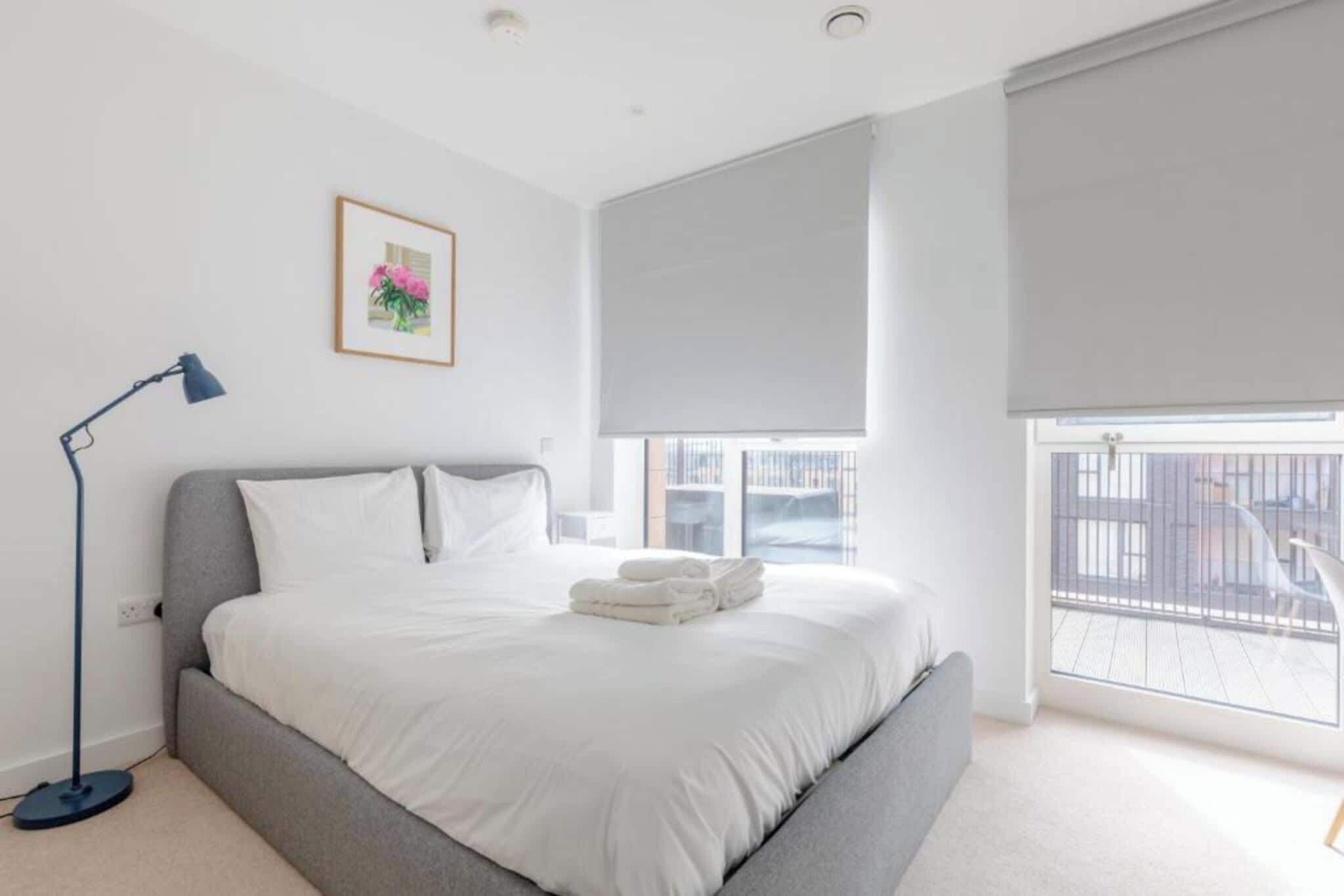 2 habitaciones, tabla de planchar con plancha, internet y ropa de cama 