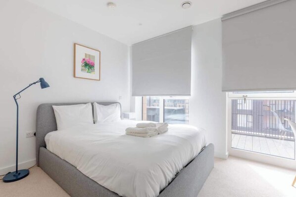 2 bedrooms, iron/ironing board, internet, bed sheets