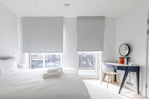 2 dormitoris, planxa i posts de planxar, Internet i roba de llit 