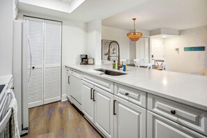 Condo, Multiple Beds (Land's End 1-406 Bay Front - Premier) | Private kitchen | Oven, toaster - Land's End 1-406 Bay Front - Premier (Treasure Island)