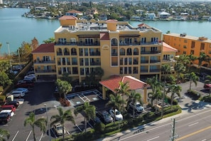 Apartment, Mehrere Betten (Palms Of Treasure Island #210) | Außenbereich