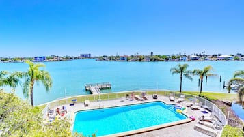 Condo, nhiều giường (Palms Of Treasure Island #210) | Hồ bơi | Hồ bơi nước nóng