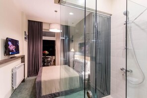 3 habitaciones, tabla de planchar con plancha y wifi gratis 